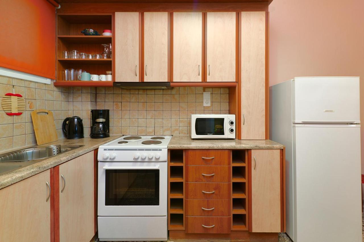 Venias Two-bedroom Kallimarmaro And Zappeio Area Apartment