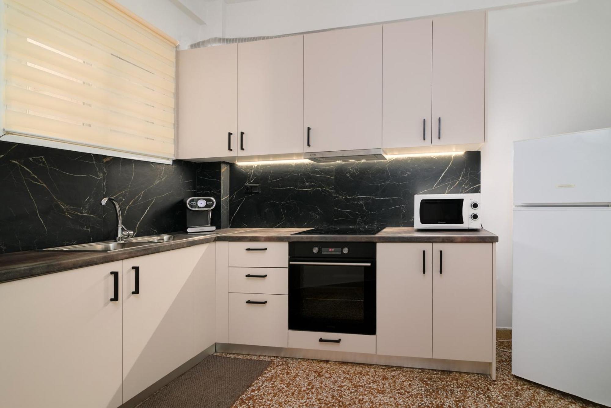 Venias Two-bedroom Kallimarmaro And Zappeio Area Athens