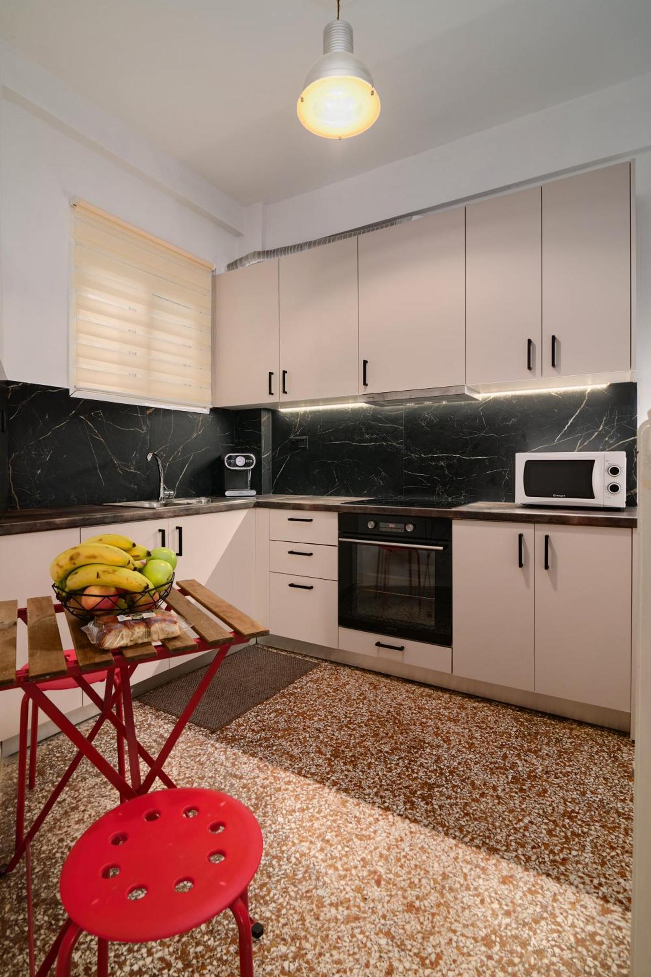 Apartment Venias Two-bedroom Kallimarmaro And Zappeio Area *