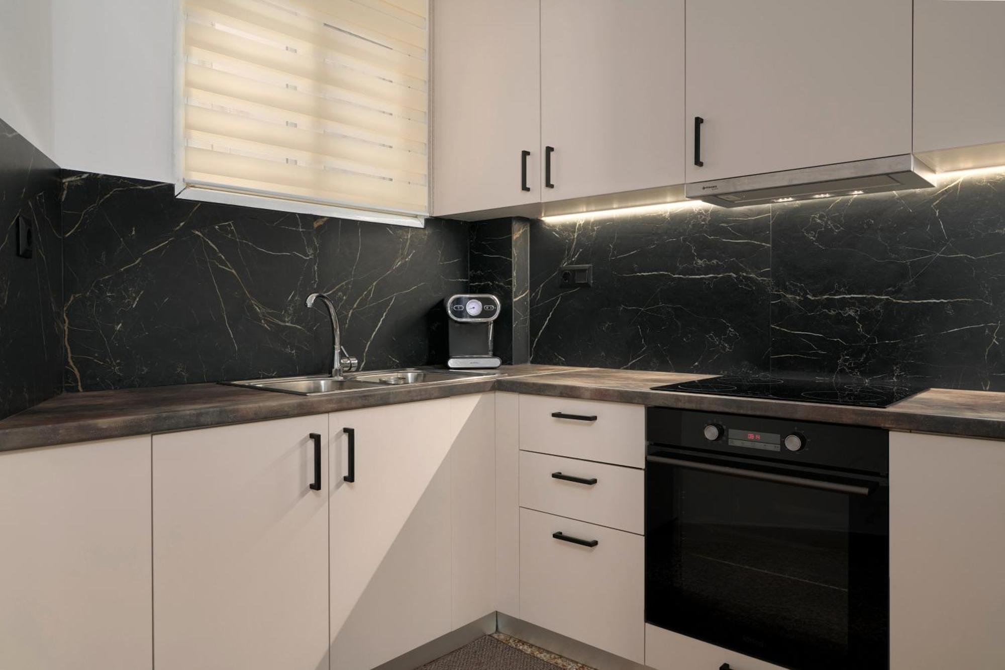 Venias Two-bedroom Kallimarmaro And Zappeio Area Apartment